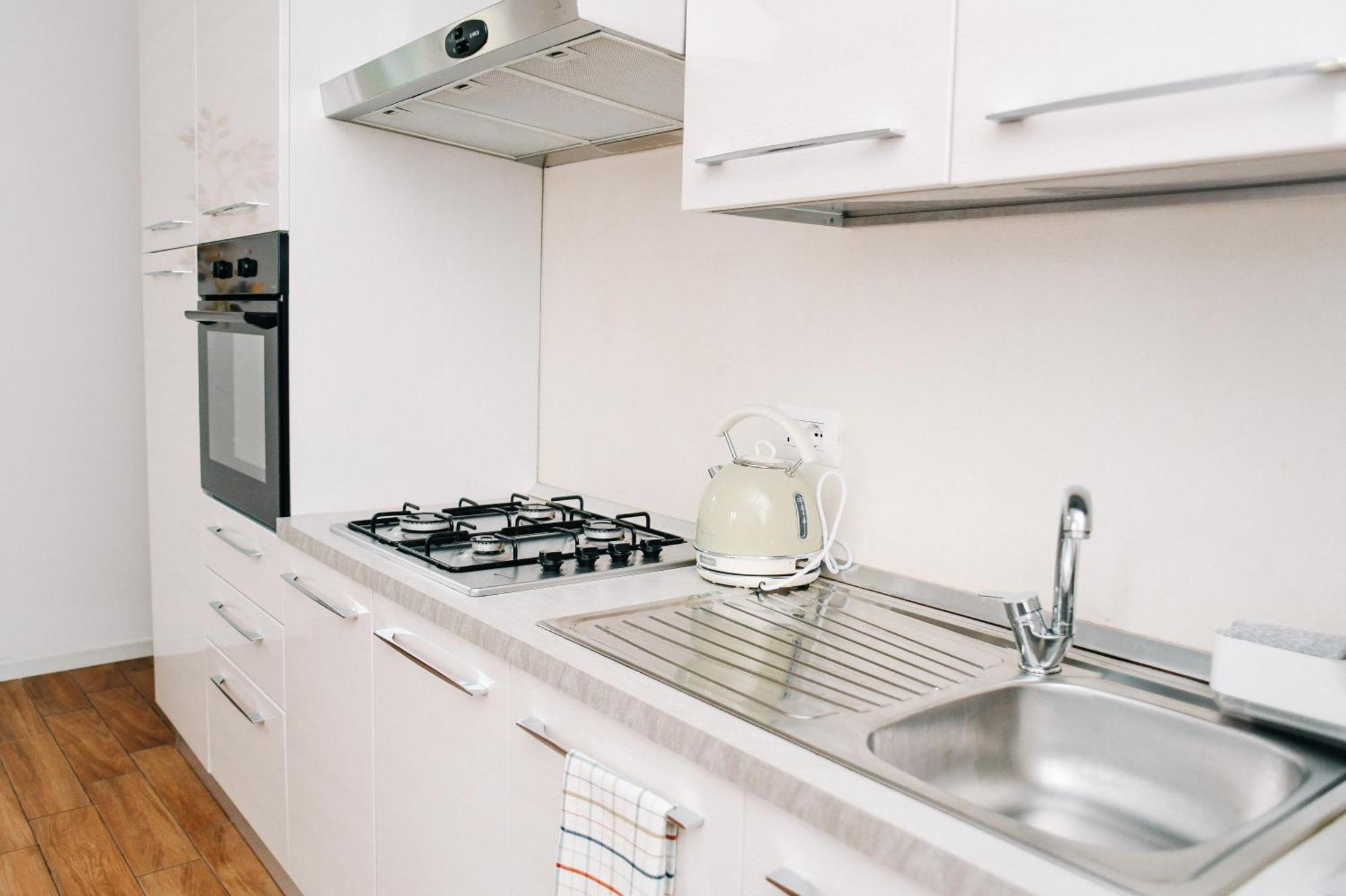 Lora Diamond Suite ,Free Parking, Self Check In,3 Como Buitenkant foto