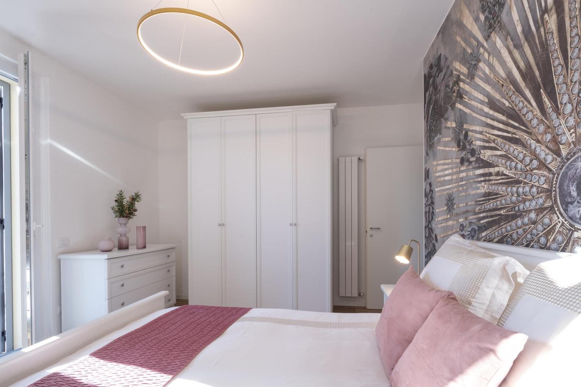 Lora Diamond Suite ,Free Parking, Self Check In,3 Como Buitenkant foto