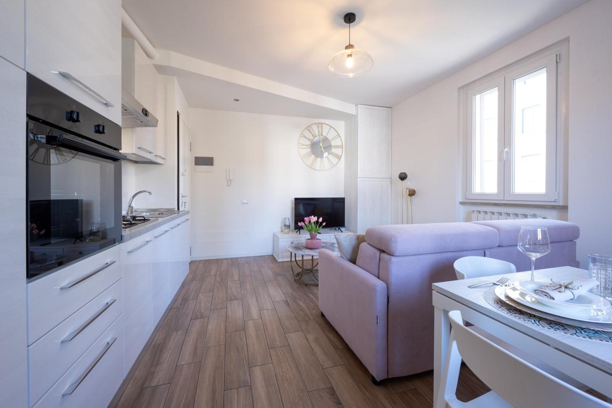 Lora Diamond Suite ,Free Parking, Self Check In,3 Como Buitenkant foto