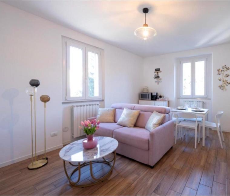 Lora Diamond Suite ,Free Parking, Self Check In,3 Como Buitenkant foto