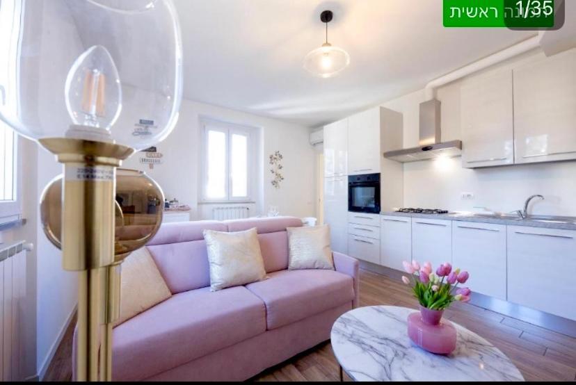 Lora Diamond Suite ,Free Parking, Self Check In,3 Como Buitenkant foto